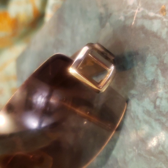 Burberry sunglasses w/case - Picture 6 of 7